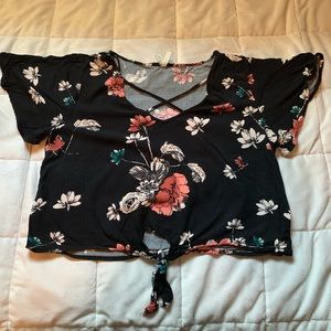 Kohl’s Mudd Crop Top T-shirt